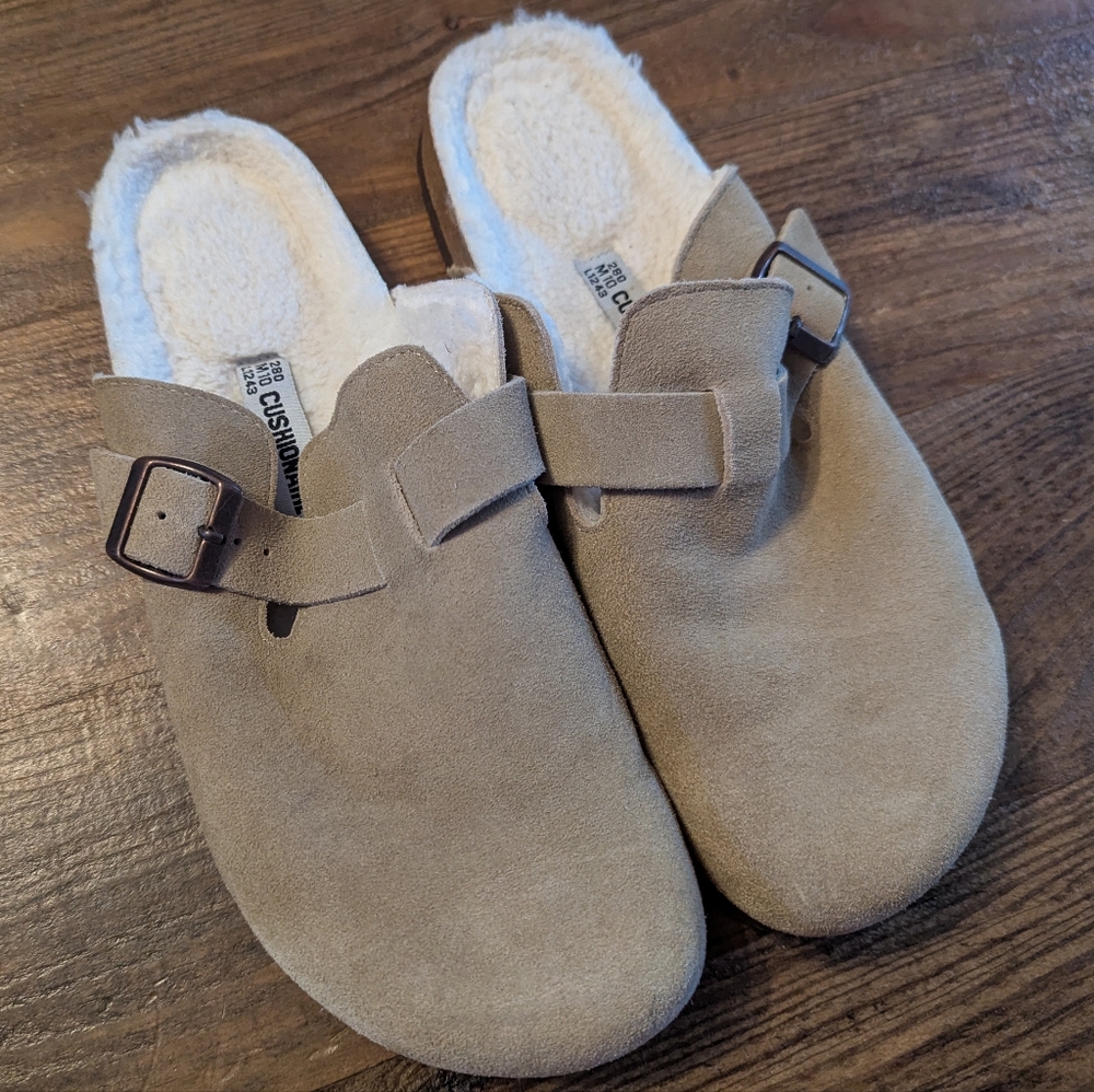 New size 10 Cushionaire Birkenstock look leather slip-on shoes